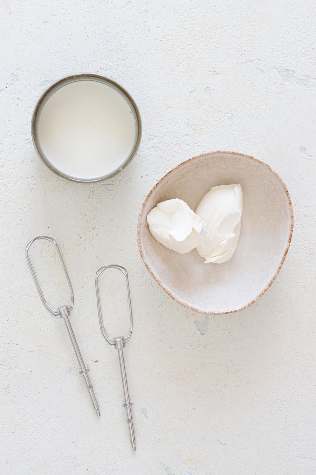 Ingredients for the mascarpone cream.