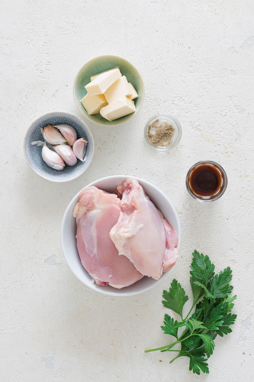 Ingredients for the broiled chicken thighs with garlic sauce