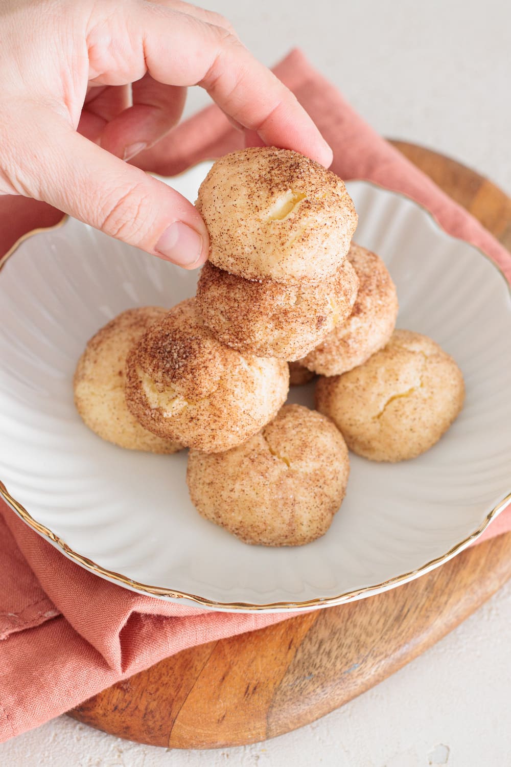 Soft Cinnamon Cream Cheese Cookies