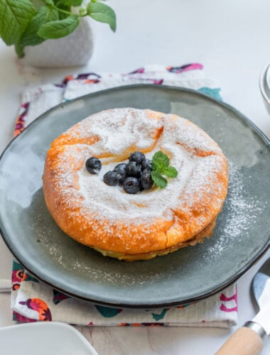 3-Ingredient Greek Yogurt Cake (Easy & Light)