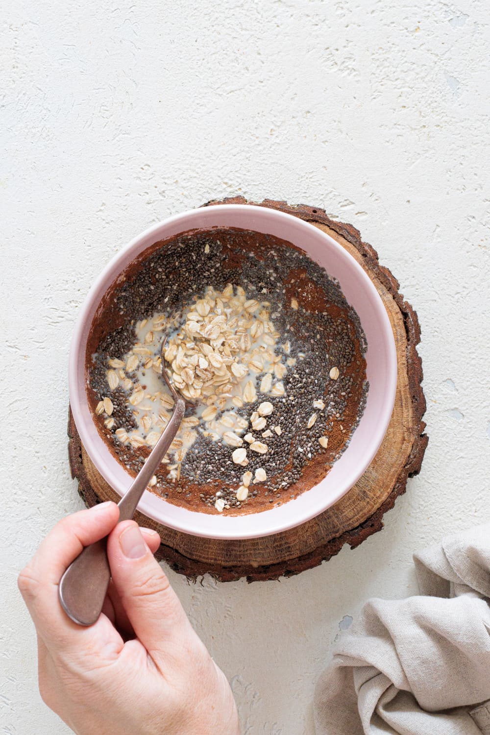 Stir properly until the chia seeds get evenly distributed.