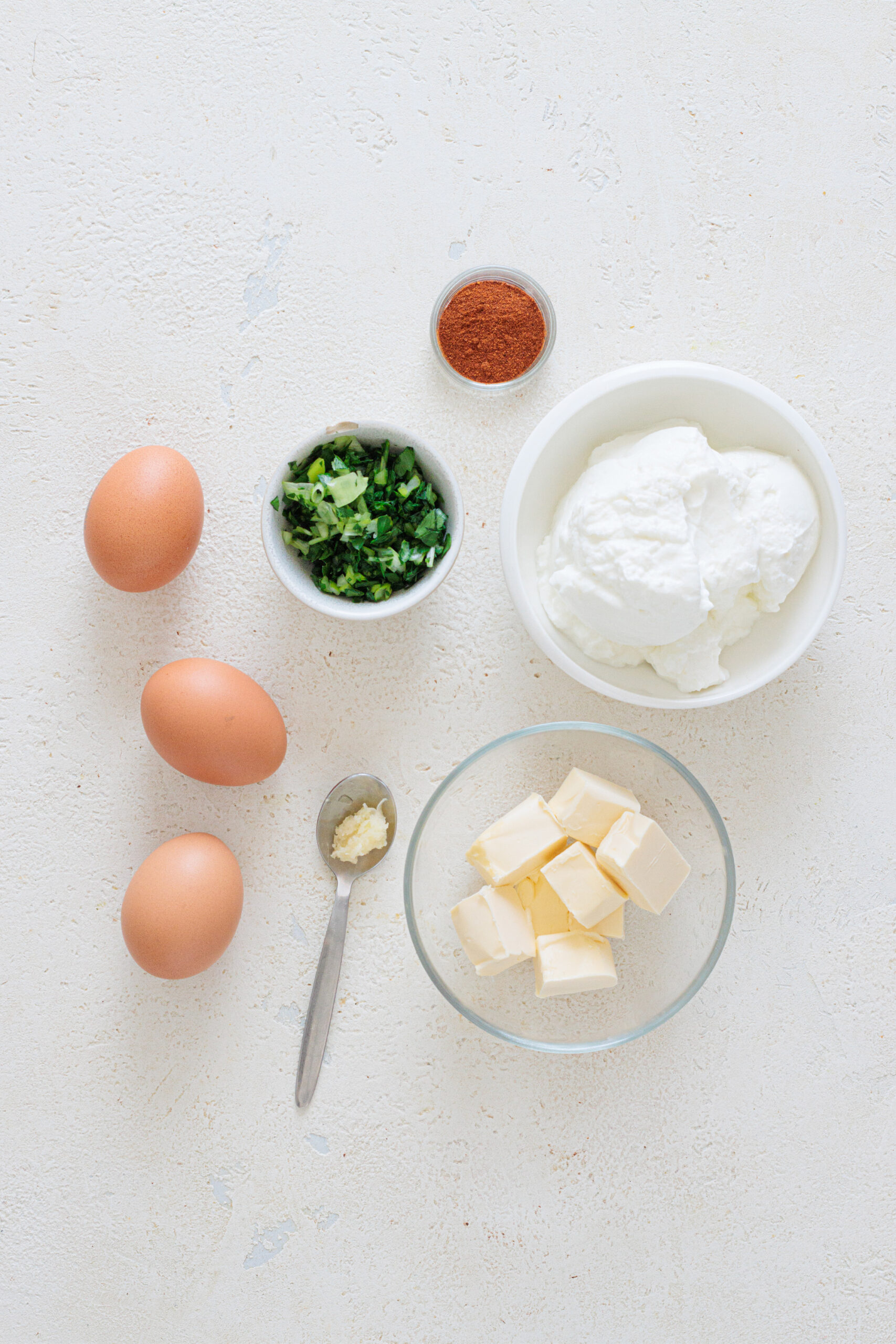 Ingredients for My Easy Turkish Eggs (Çılbır)