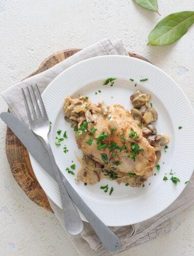 Keto Chicken Thighs with Creamy Mushroom Sauce