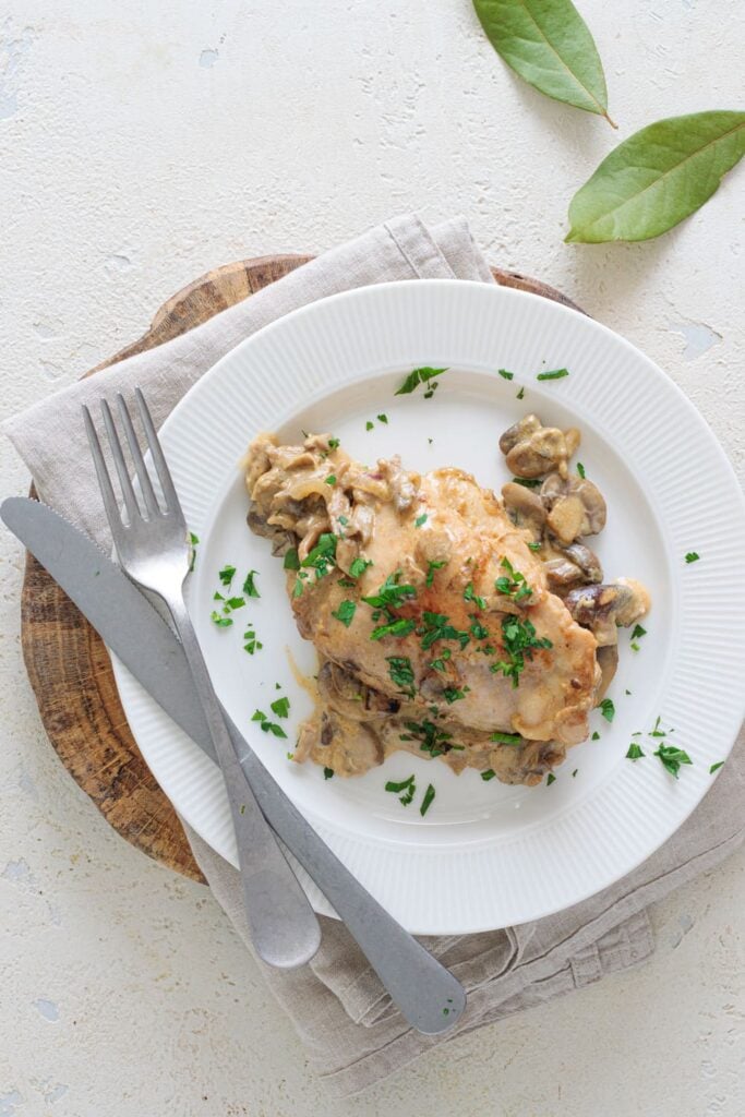 Keto Chicken Thighs with Creamy Mushroom Sauce